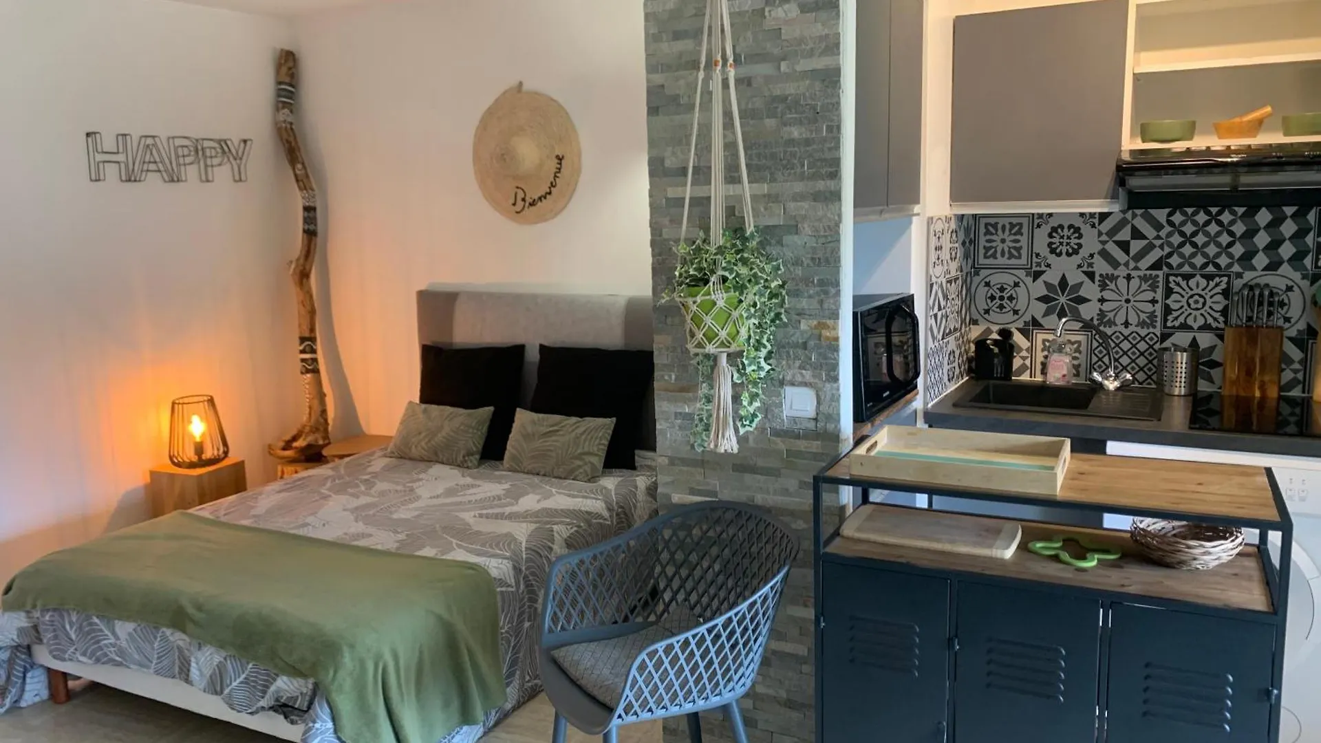 Studio Climatise, Super Deco, Piscine, Avec 2 Vtt Mandelieu-la-Napoule 0*,  France